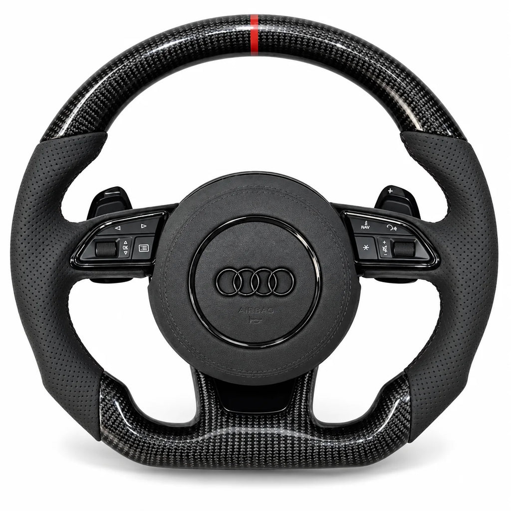 Version cuir perforé noir du même volant, haut et bas en carbone brillant, modèle Audi A3 8V (palettes au volant en option, non comprises)