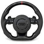 Version cuir perforé noir du même volant, haut et bas en carbone brillant, modèle Audi A3 8V (palettes au volant en option, non comprises)