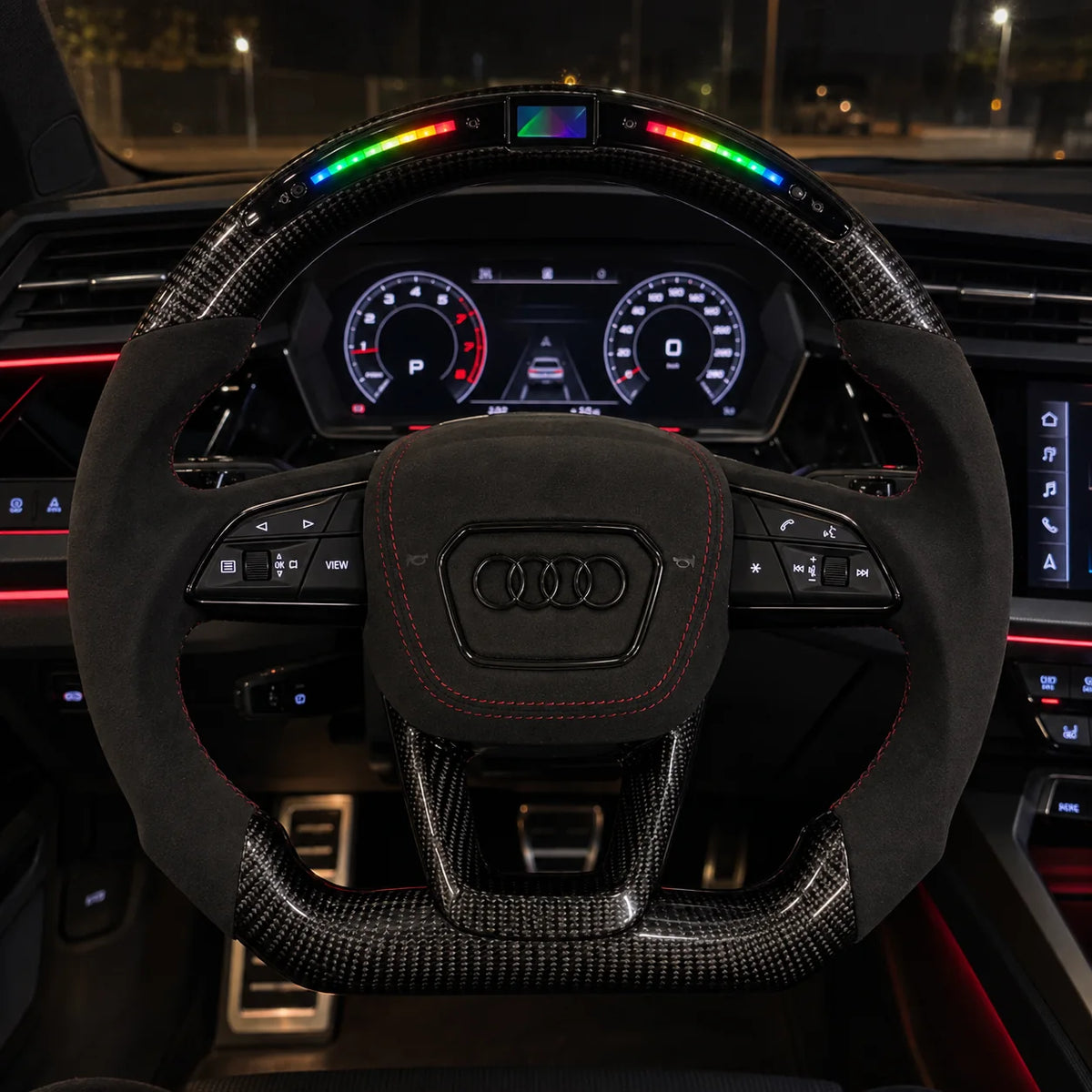 Option affichage LED intégrée au sommet de la couronne en carbone, modèle Audi A3 8Y