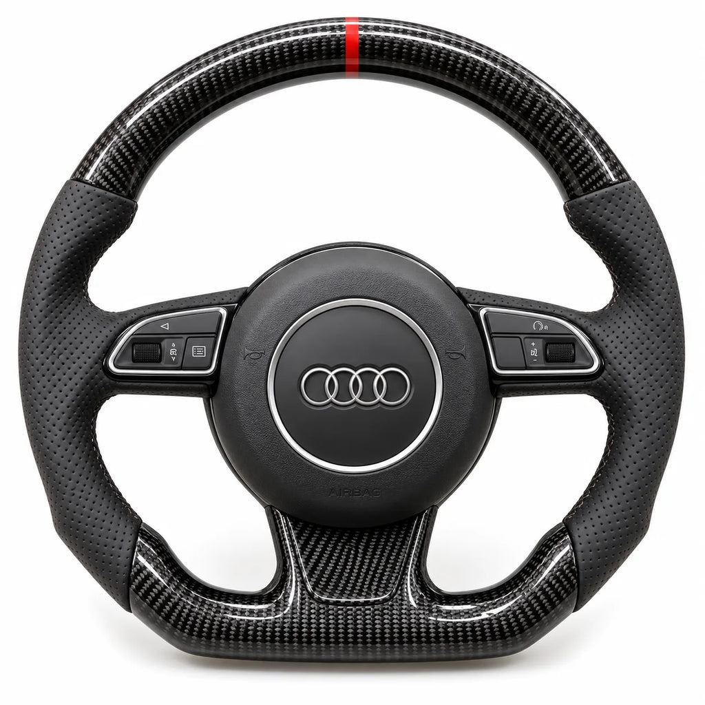 Version cuir perforé noir du même volant, haut et bas en carbone brillant, modèle Audi A4 B8