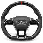 Version cuir perforé noir du même volant, haut et bas en carbone brillant, Audi RS6 C8