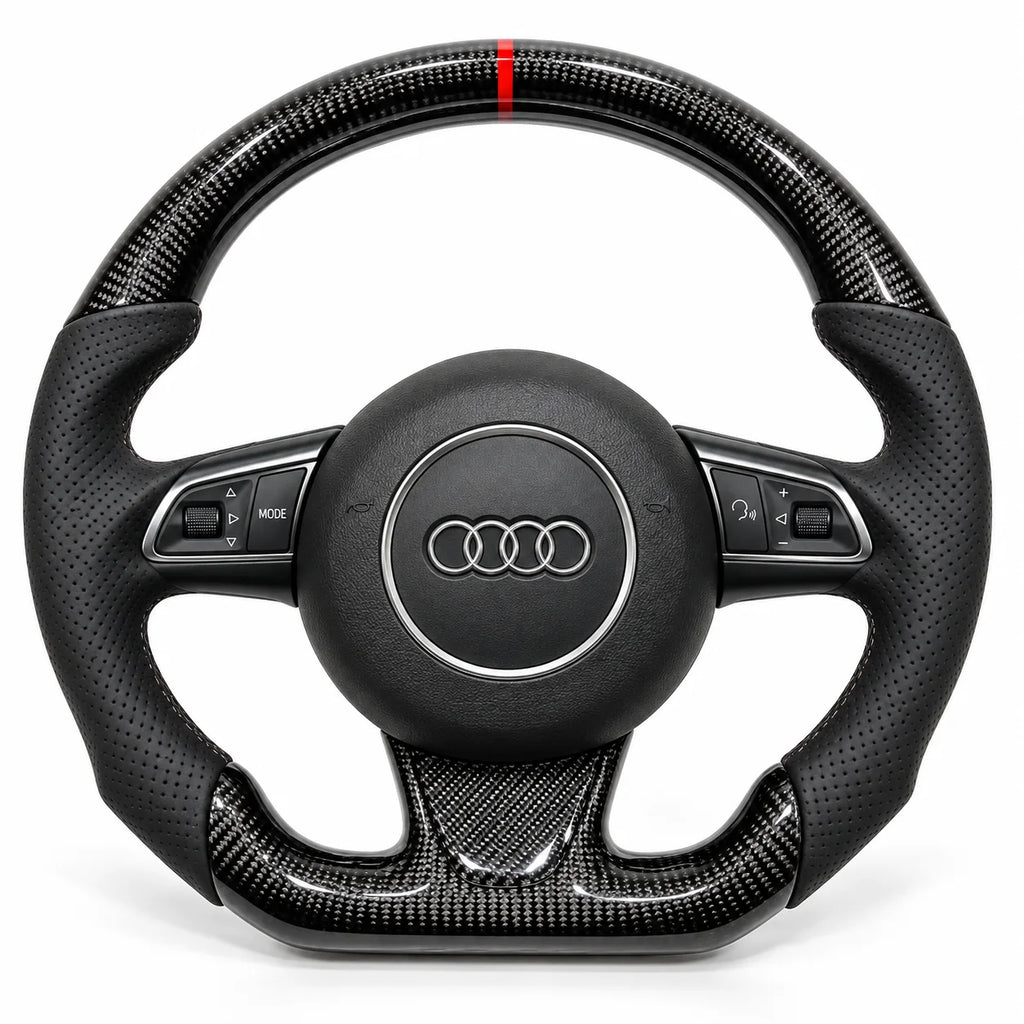 Version cuir perforé noir du même volant, haut et bas en carbone brillant, modèle Audi TT 8J