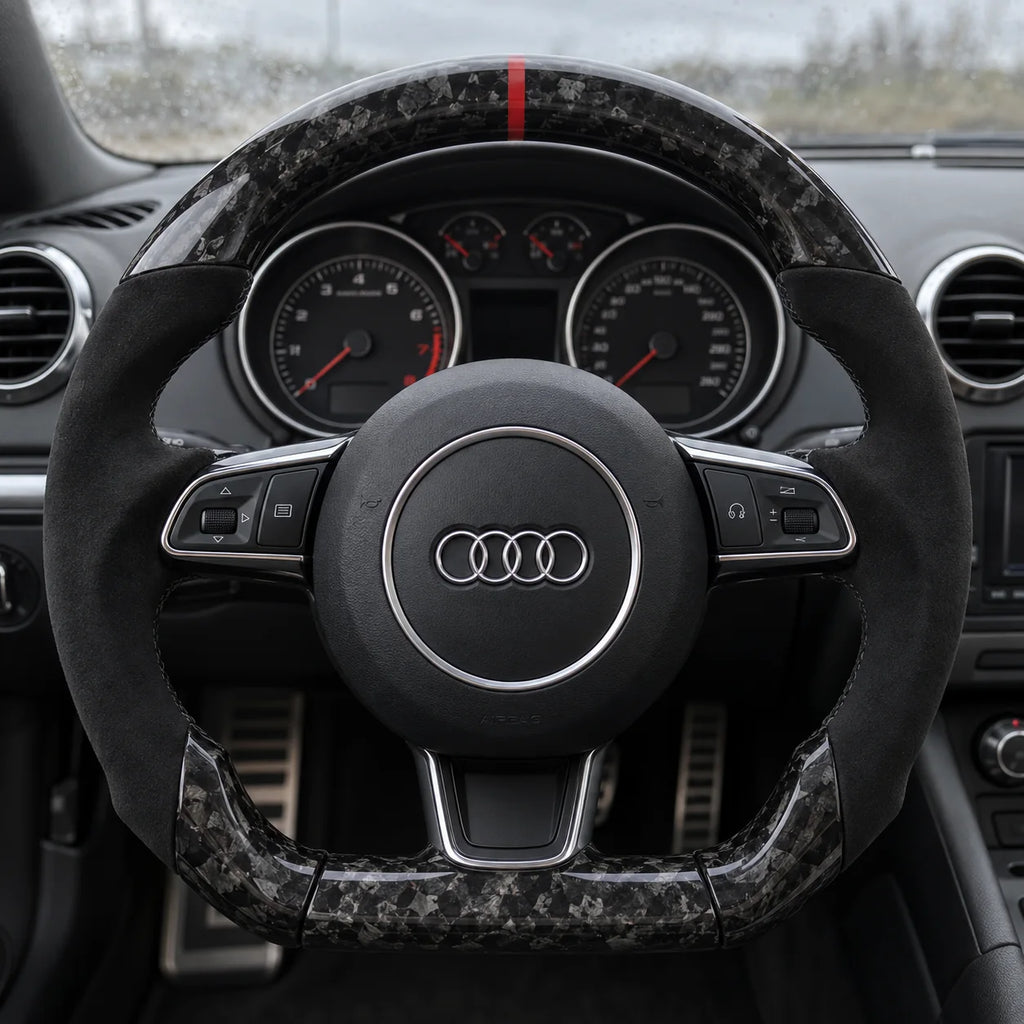 Option carbone forgé : aspect marbré à la place du tissage régulier, modèle Audi TT 8J