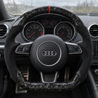 Option carbone forgé : aspect marbré à la place du tissage régulier, modèle Audi TT 8J