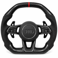 Volant carbone Audi TT 8S et R8 4S en forme sportive : bas aplati et prise plus épaisse
