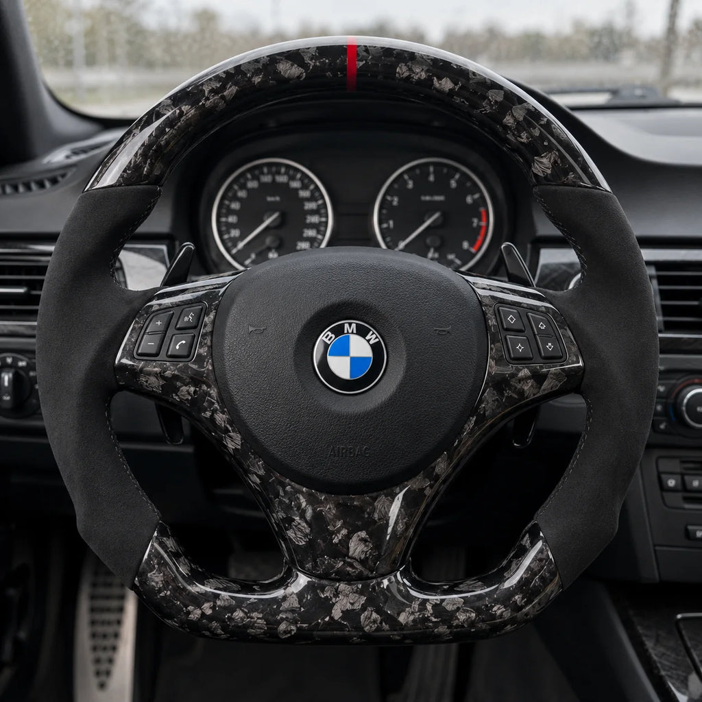 Option carbone forgé : aspect marbré à la place du tissage régulier, BMW E46