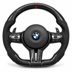 Volant carbone BMW M2, M3 et M4 (F8x) en forme sportive : bas aplati et prise plus épaisse