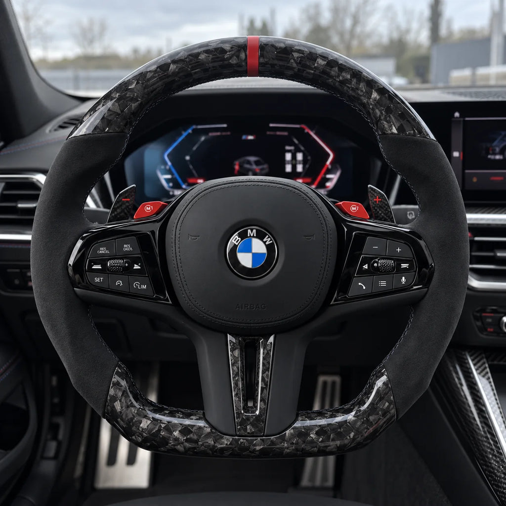 Option carbone forgé : aspect marbré à la place du tissage régulier, modèle BMW M3 G80