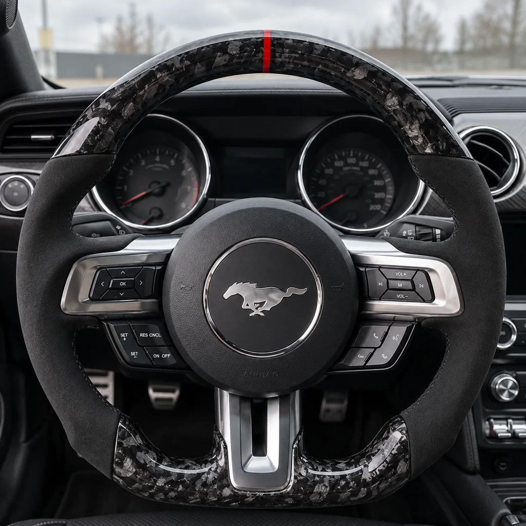 Option carbone forgé : aspect marbré à la place du tissage régulier, Mustang S550
