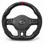 Volant carbone pour Golf 6 GTI et R vu de face, côtés en alcantara noir, repère rouge au sommet