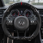 Option carbone forgé : aspect marbré à la place du tissage régulier, Golf 7 GTI