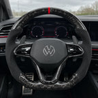 Option carbone forgé : aspect marbré à la place du tissage régulier, modèle Golf 8 GTI