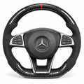 Volant carbone pour Mercedes Classe A W176 et Classe C W205 vu de face, côtés en alcantara noir, repère rouge au sommet