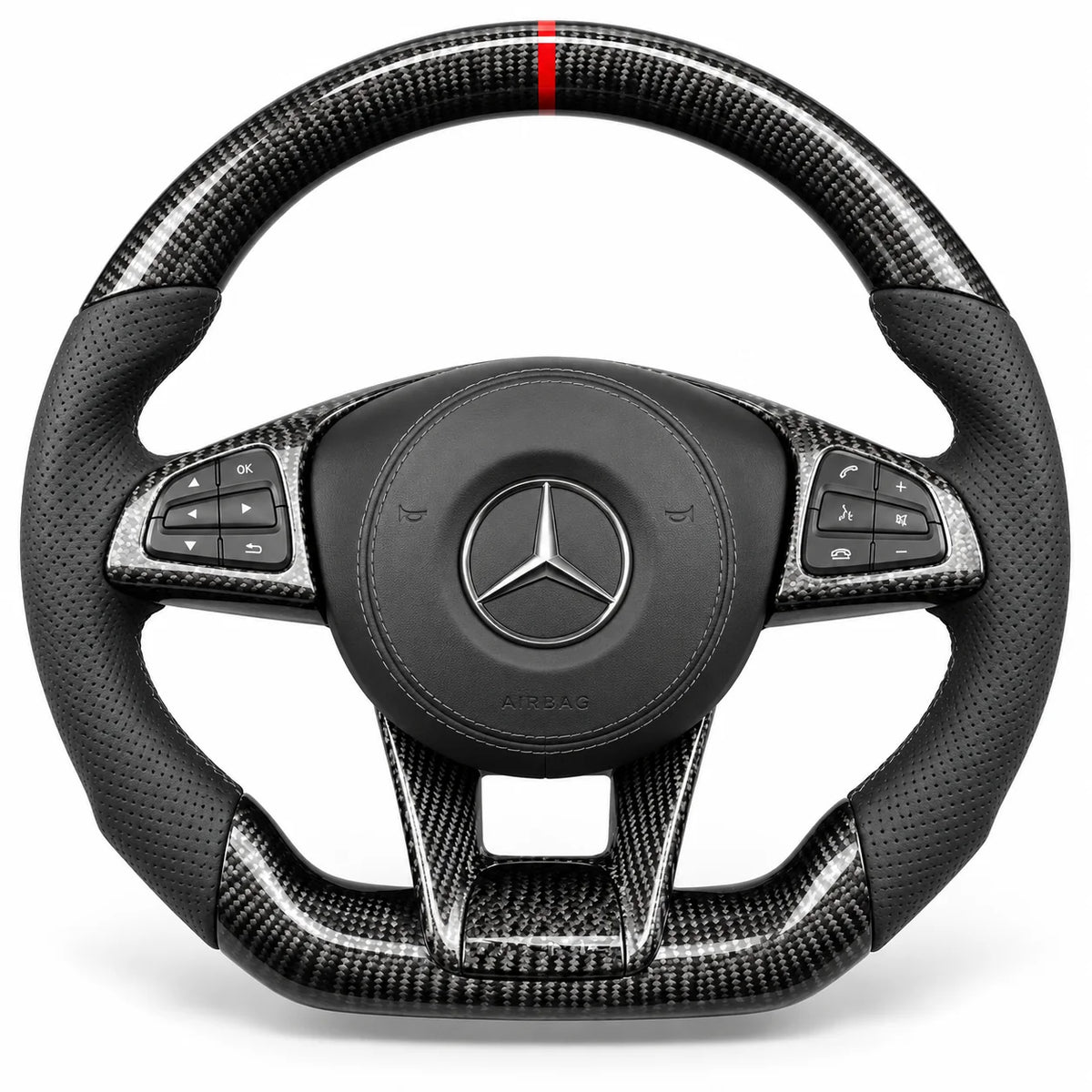Version cuir perforé noir du même volant, haut et bas en carbone brillant, modèle Mercedes A45 AMG