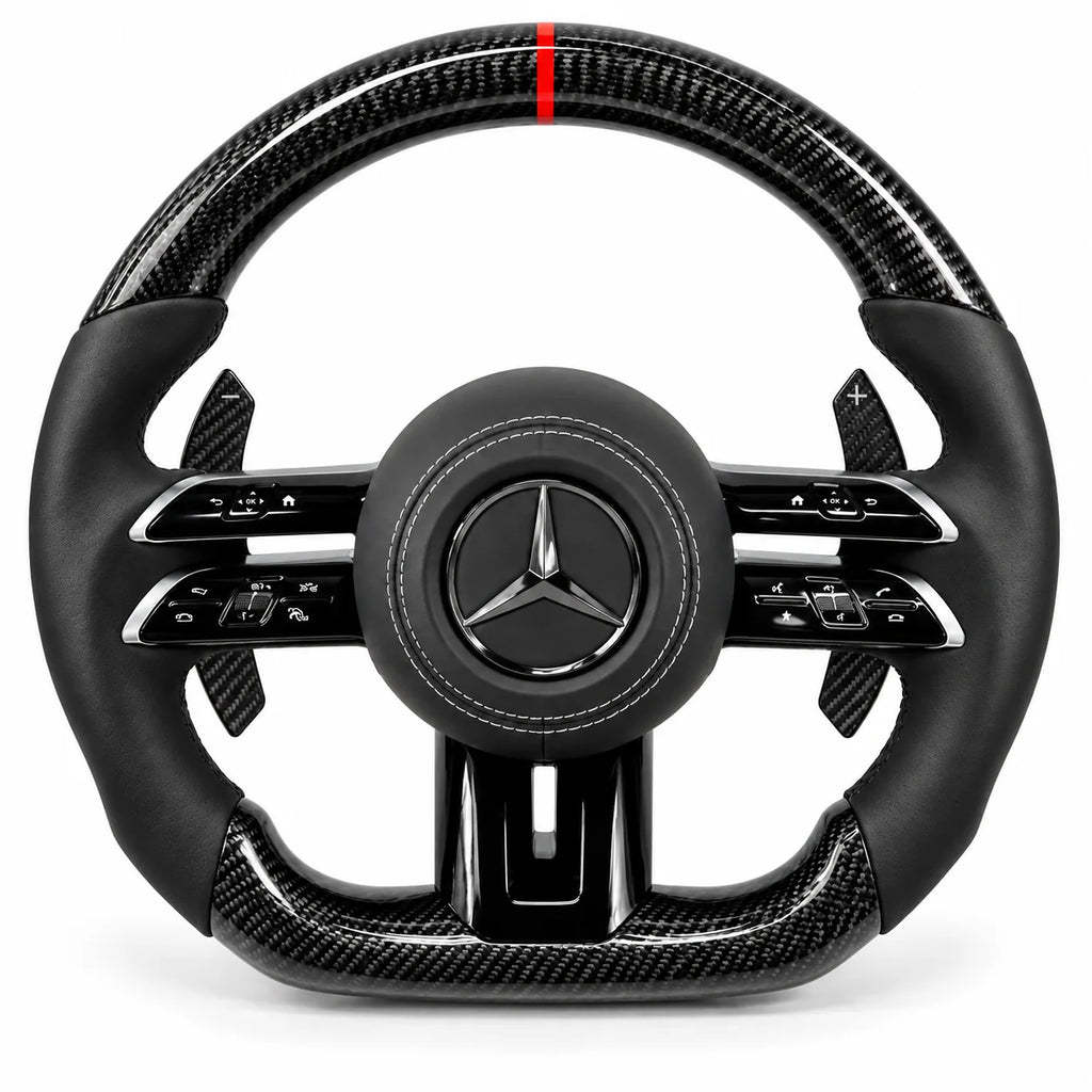 Version cuir lisse noir du même volant, haut et bas en carbone brillant, Mercedes Classe C W206 (palettes au volant en option, non comprises)