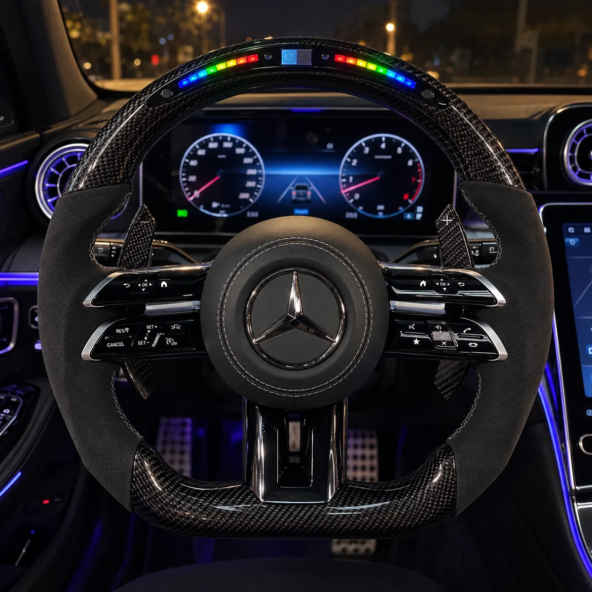 Option affichage LED intégrée au sommet de la couronne en carbone, modèle Mercedes W206