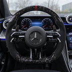 Option carbone forgé : aspect marbré à la place du tissage régulier, modèle Mercedes W206