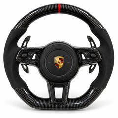 Volant carbone Porsche 911, Cayenne, Macan et Panamera en forme sportive : bas aplati et prise plus épaisse